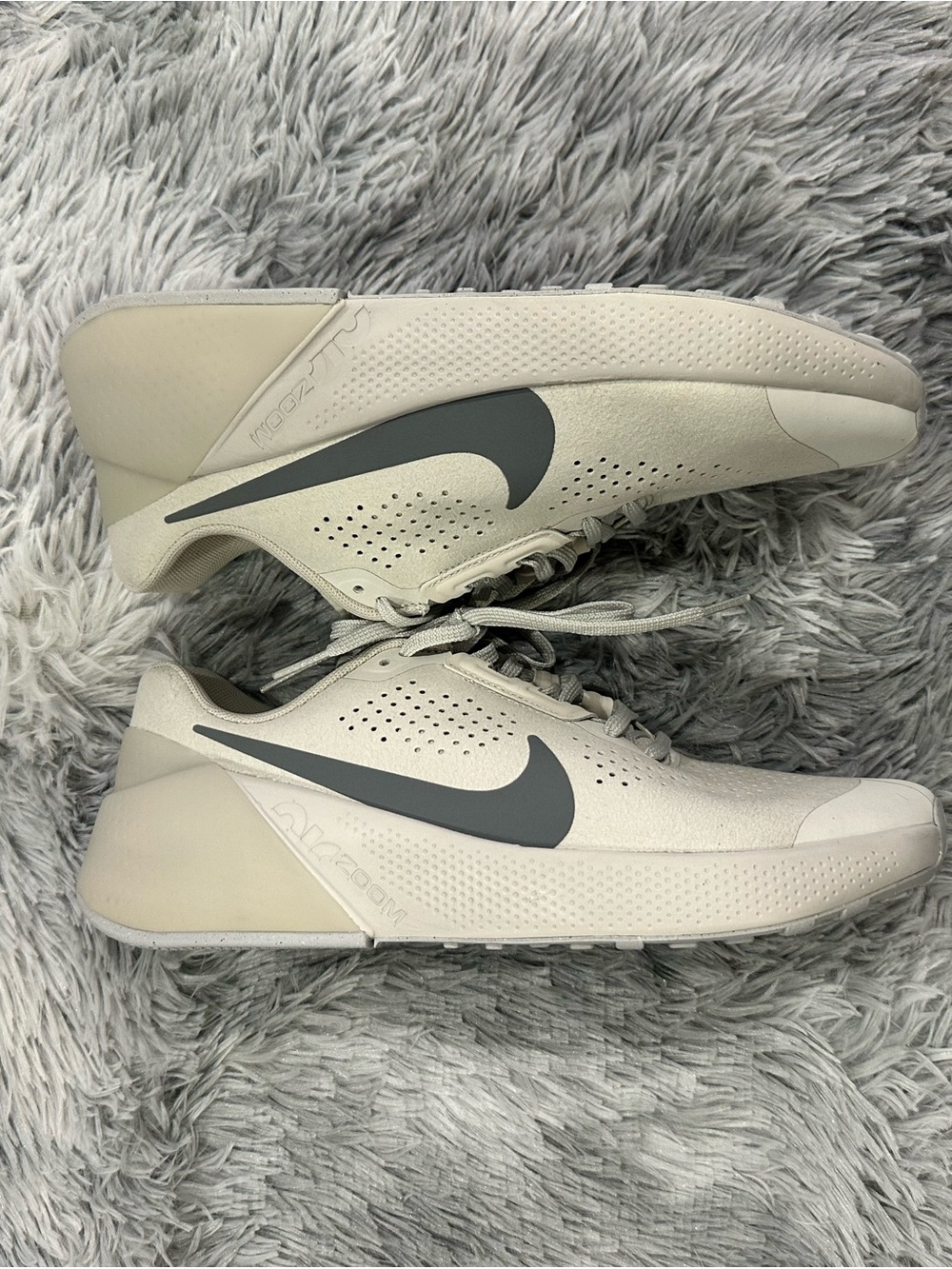 Nike Men's Training Shoe - Light Cream with Gray Swoosh Nike Air Zoom TR1 - Picture 3 of 12